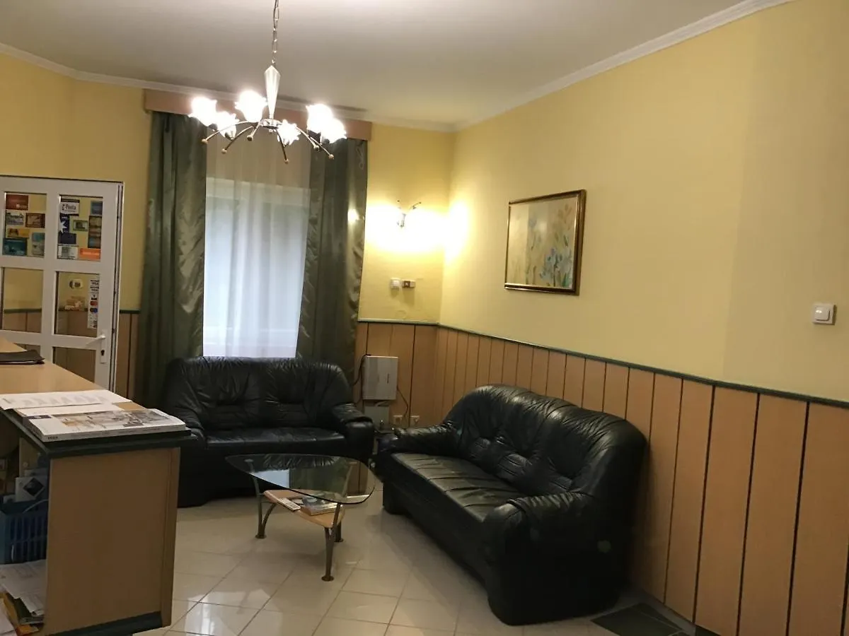Nora Hotel