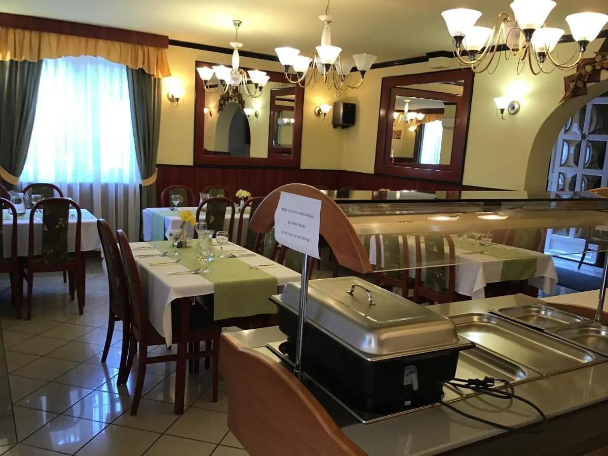 Nora Hotel
