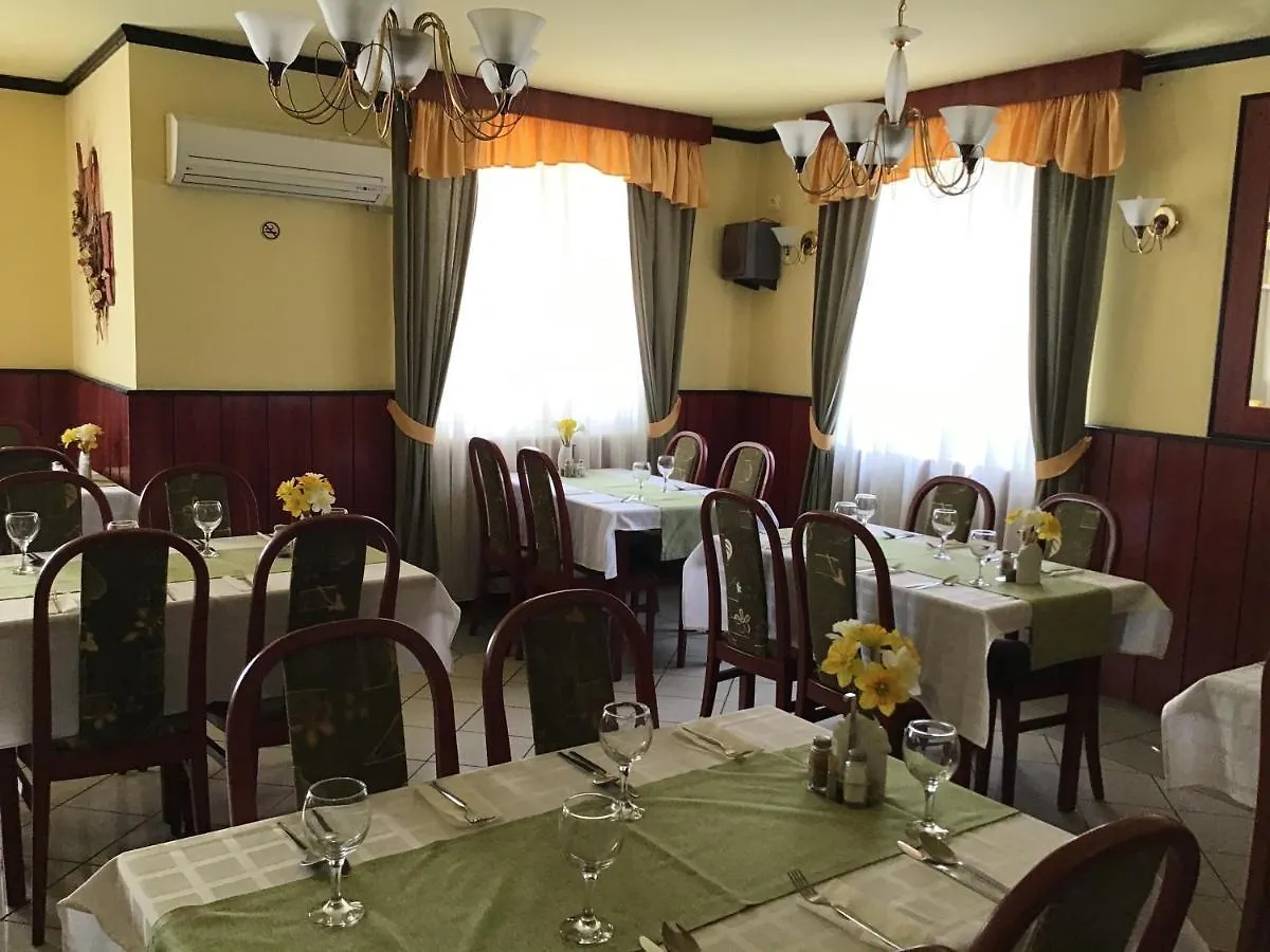 Nora Hotel