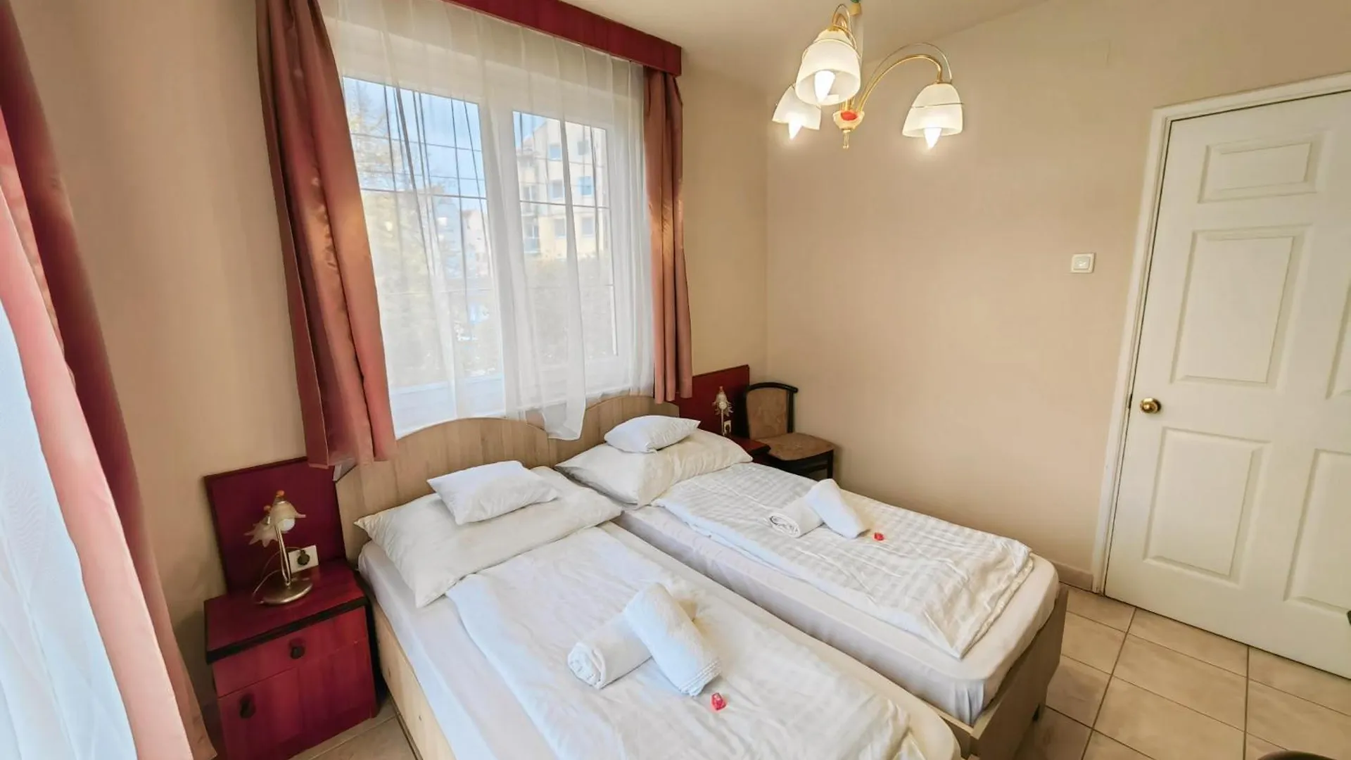 Nora Hotel