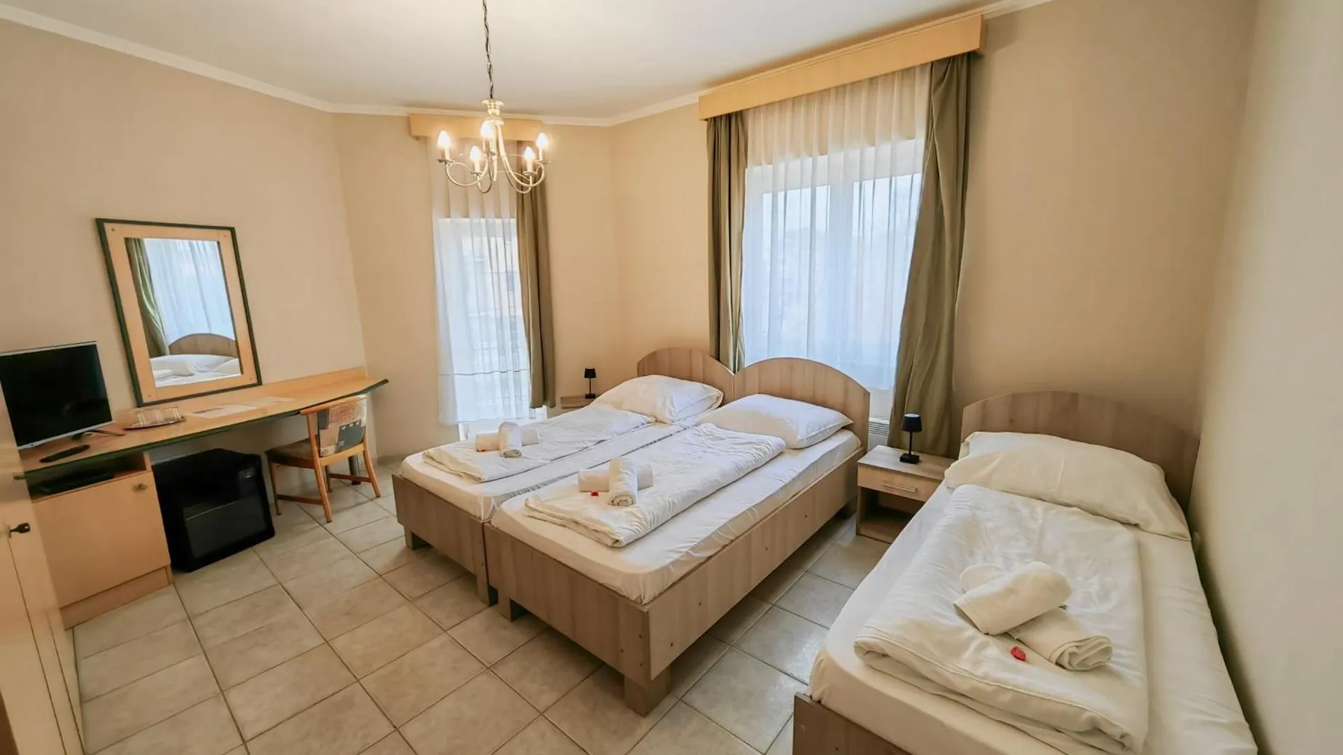 Nora Hotel 2*, Hajduszoboszlo Hungary